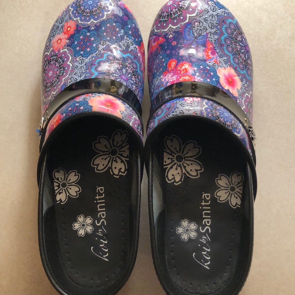 Clogs